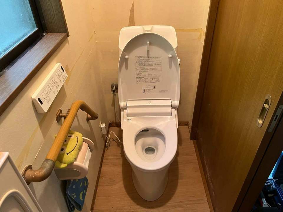 トイレ取付け完了